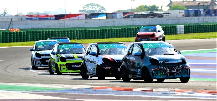 smart e-cup Italia taglia il traguardo delle 60 gare con Autotorino in testa!